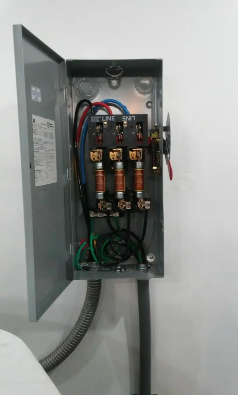 Three-phase disconnect switch installed for Electrical Wiring & Rewiring in Suisun City